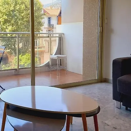 Appartement Le Regency, Familial Au Coeur Du Centre-ville, Des Celebres Jardins Bioves, Et Seulement A 1 Minute A Pied De La *