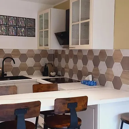 Le Regency, Familial Au Coeur Du Centre-ville, Des Celebres Jardins Bioves, Et Seulement A 1 Minute A Pied De La Appartement Menton